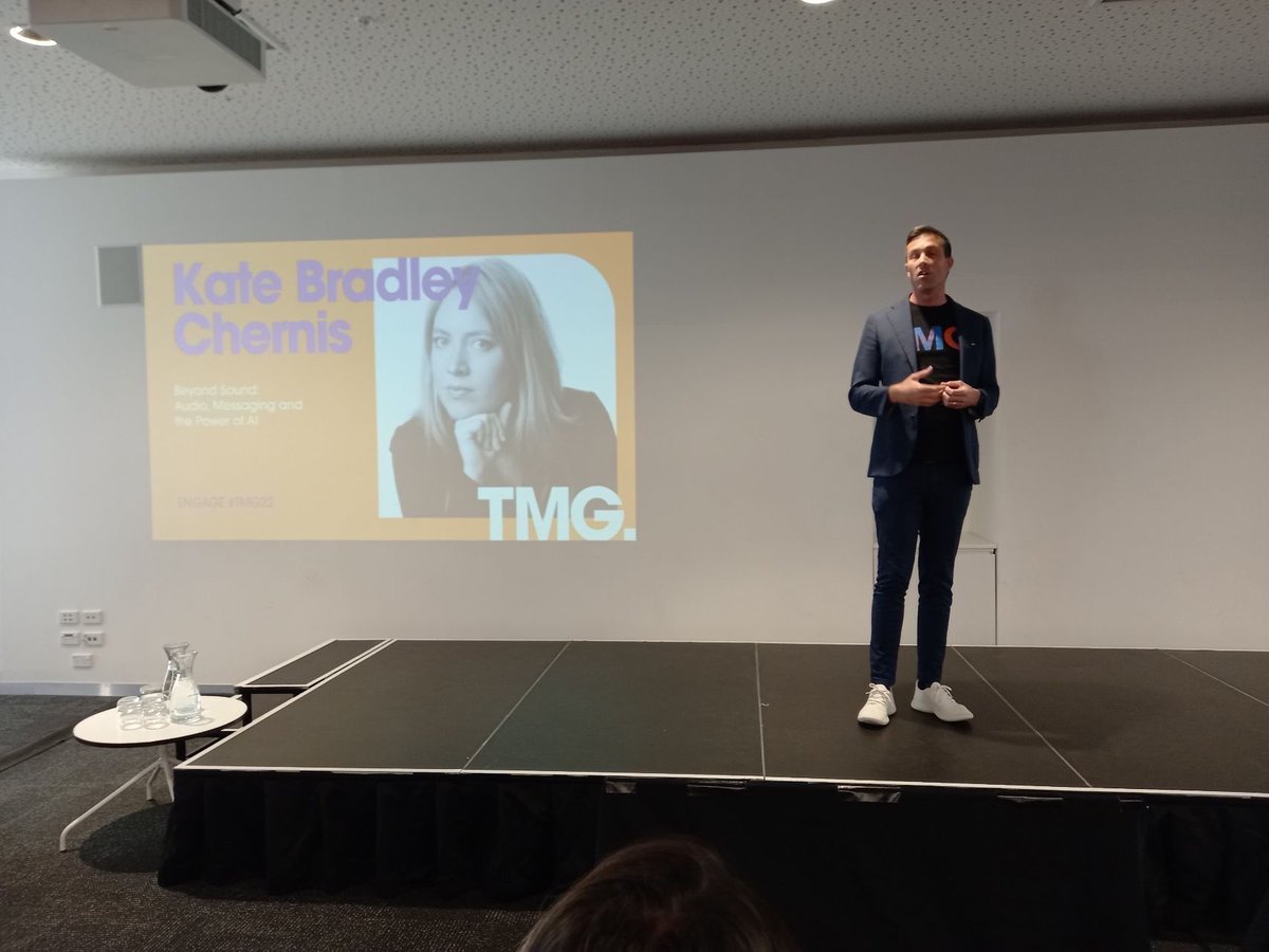 AIrocknrollgirl's tweet photo. When you’re on a 12 hour airplane odyssey across the country AND on stage at the kewlest New Zealand #AI tech conference - high fives @JustinFlitter !! 💪🦾 #tmg22 #whatdayisit 😜 https://t.co/rmjM7A1Brk
