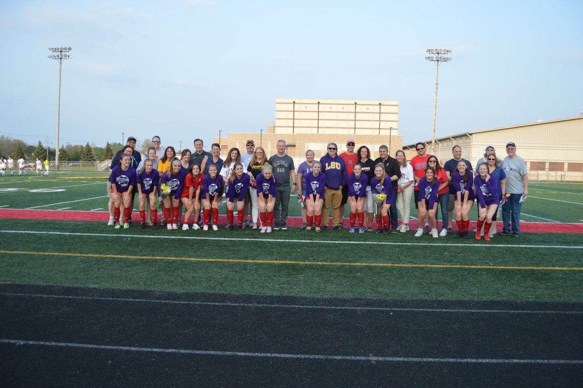 bataviasoccer15's tweet photo. It’s was a program sweep on Senior Night!  Congratulations to our Seniors and their families! https://t.co/cVyn7j6XWa
