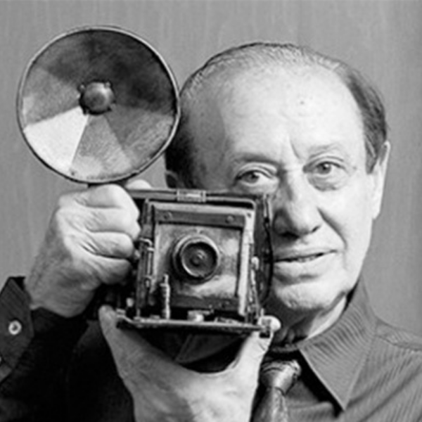 algarabia's tweet photo. Lamentamos su fallecimiento y recordamos su maestría al retratar, con mirada fría, las más impresionantes tragedias.
#Metinides #fotógrafomexicano #EnriqueMetinides
https://t.co/34Rz9WsRHr https://t.co/r2gEeRG7Hy