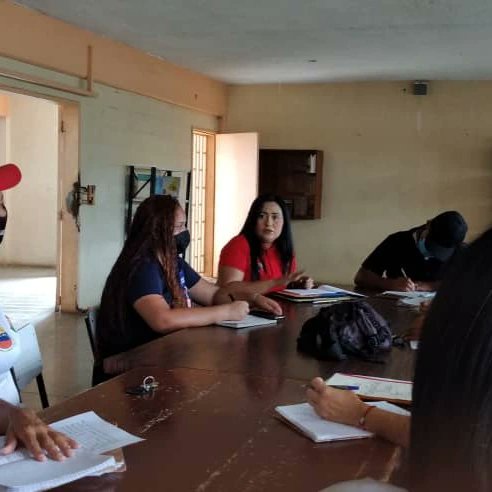 FalconSunad's tweet photo. Reunión de trabajo con  el propósito de fortalecer la labor de los docentes y acompañarlos con abordajes de prevención integral como actividades complementarias. https://t.co/XTs4GeHsDb