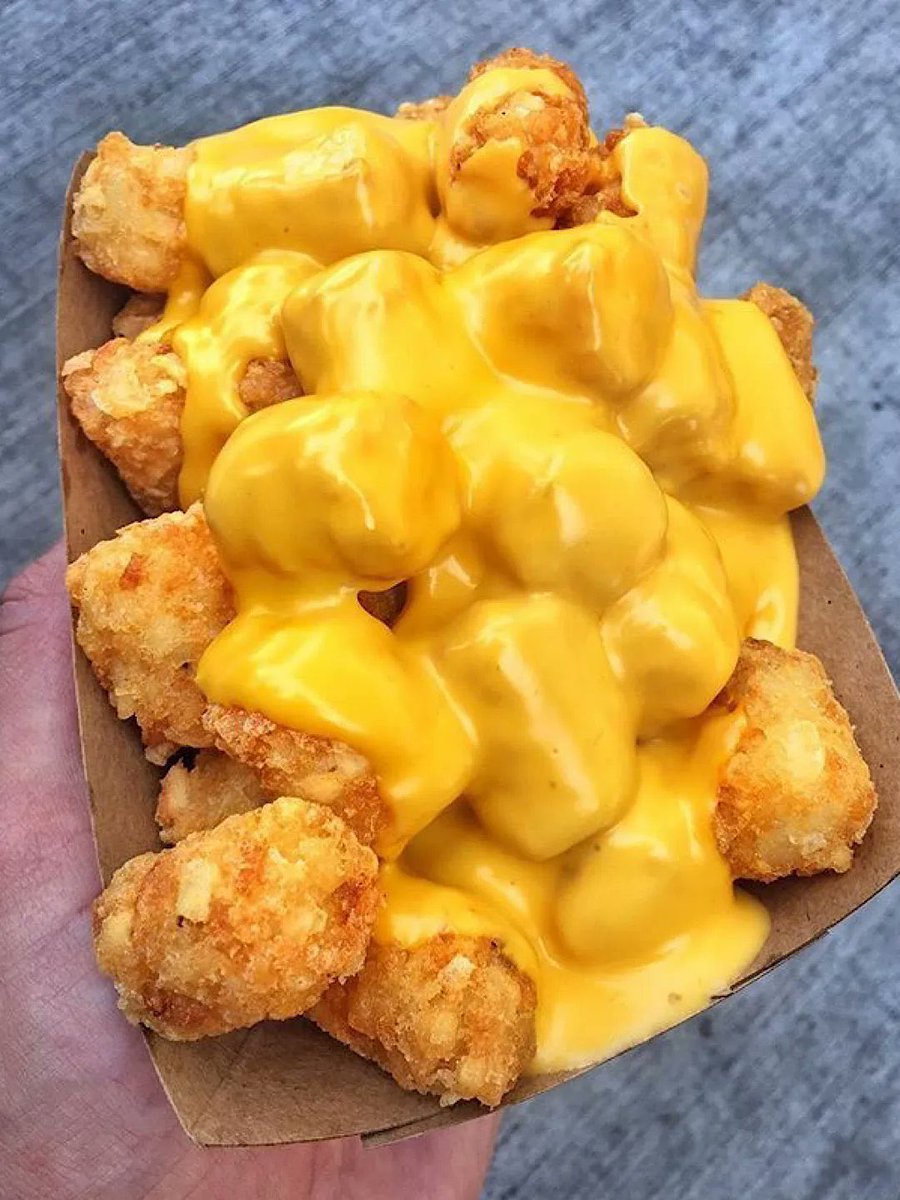 FoodPleaser's tweet photo. Cheesy Tater Tots https://t.co/m8XiA6LCuD