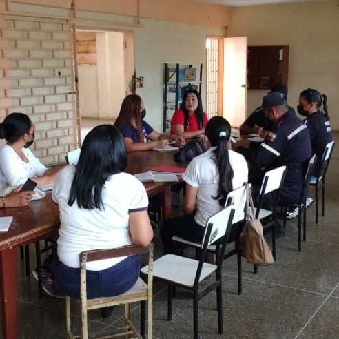FalconSunad's tweet photo. Se promovió la creación de Brigadas Escolares de Prevención debidamente formadas que motiven al colectivo estudiantil a subsistir en su escuela bajo un clima de Paz y con cultura preventiva. https://t.co/dOlXQU9cnx