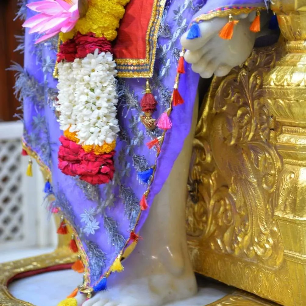 DATTASAITEMPLE's tweet photo. షిర్డీ కాకడ హారతి దర్శన్
(11.05.22)బుధవారం....
Shirdi kakad Harathi Darshan(11.05.22) Wednesday
#saibabaofshirdi
#shirdi #shirdisaibaba #shirdisai #shirdidarshan #shirdisaibabatemple #shirdibaba #saibabamessage @DATTASAITEMPLE #twitter #sconcepts @SSSTShirdi https://t.co/rSlsxsvbCy