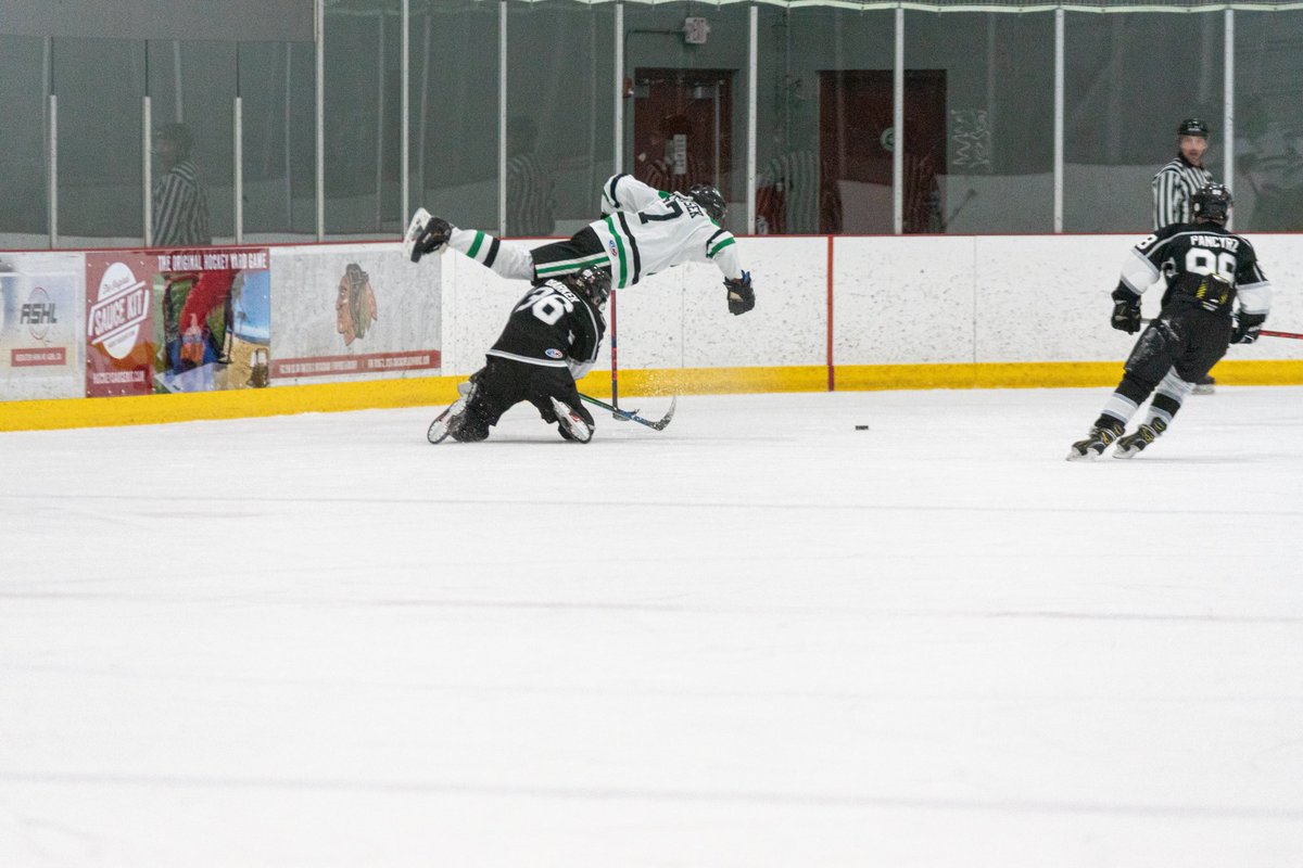 threality's tweet photo. In 2021-2022 my son played his first full year of @KingsHockeyHS High School Hockey! It was a great time for all of us!

#KingsHSHockeyClub
#HSHockey https://t.co/YguZ7ywjiQ