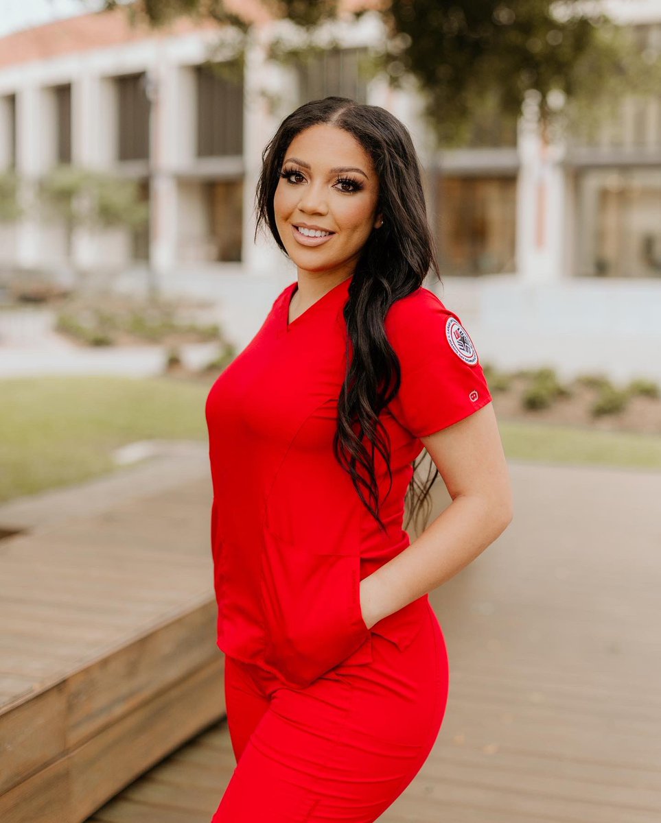 mickey_johnson9's tweet photo. I’m just 3 more days I’ll be Mikayla, BSN 🩺 https://t.co/wdzUkXwJ0h