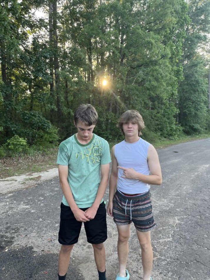 WHSWaterMafia22's tweet photo. Mason Scarborough (WetWisses) killed freshmen Joel cowart (pimps and hose) 10 points since Joel* is a stupid freshmen. https://t.co/7iuOTpGuvx
