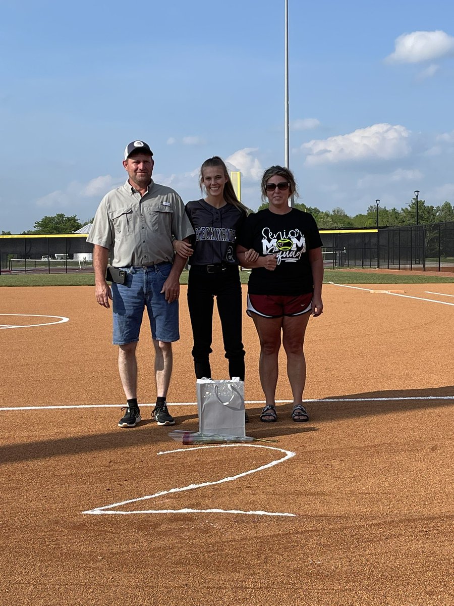 BCLadyTigersSo1's tweet photo. Lady Tigers honored their seniors tonight. Darrian Flood, @morgantabor8 &amp; @chlomaeee — Thank you for being our leaders both on and off the field, we are so proud of you and cannot wait to see all that you are able to accomplish in the future. #Classof2022 🎓🥎💗 https://t.co/B8LfWVStET