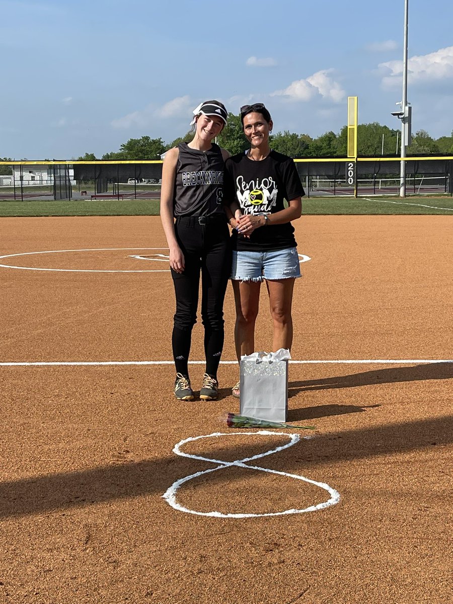BCLadyTigersSo1's tweet photo. Lady Tigers honored their seniors tonight. Darrian Flood, @morgantabor8 &amp; @chlomaeee — Thank you for being our leaders both on and off the field, we are so proud of you and cannot wait to see all that you are able to accomplish in the future. #Classof2022 🎓🥎💗 https://t.co/B8LfWVStET