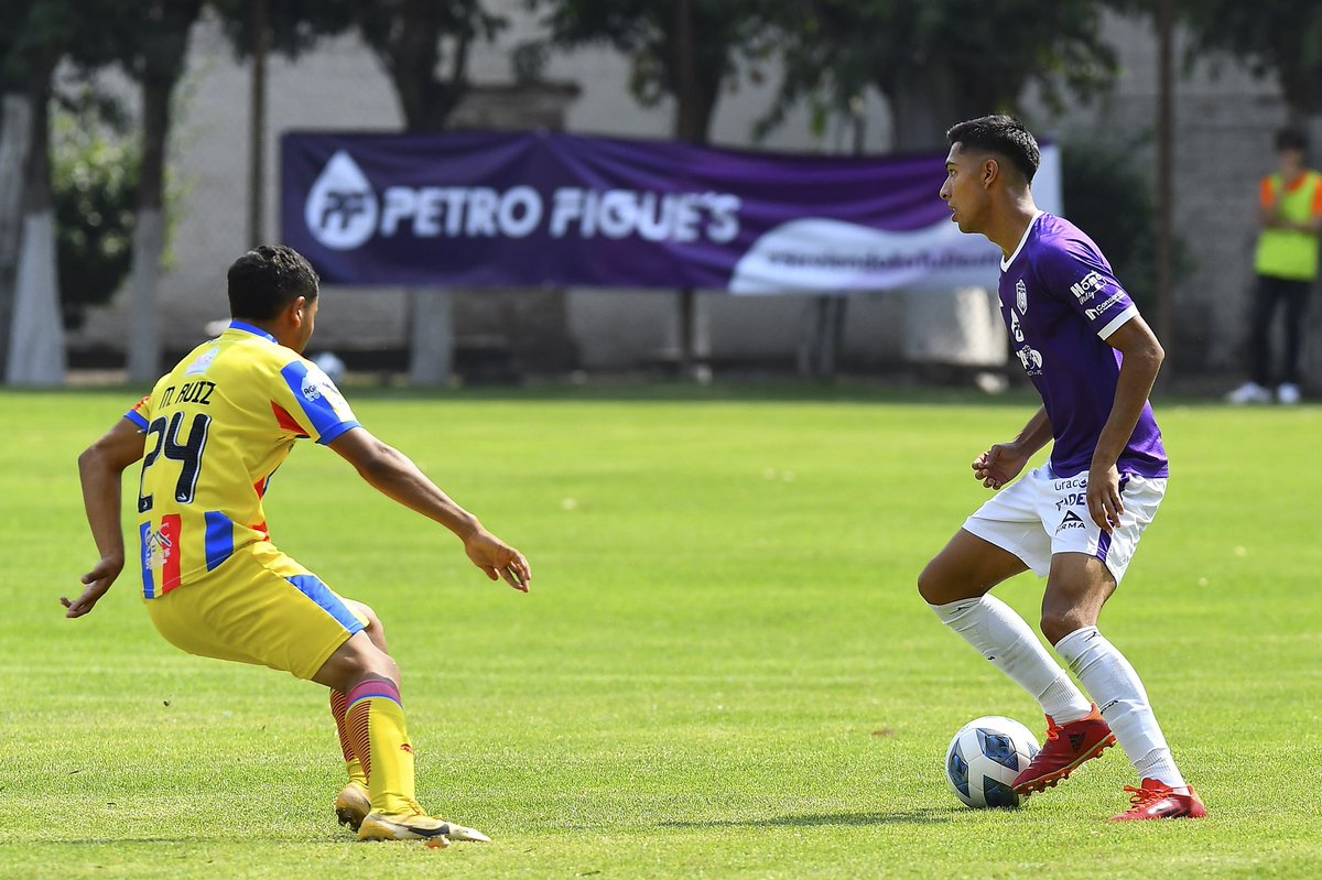 petrolerosfcq's tweet photo. Así nos despedimos de la temporada 2021-2022 de la @LigaTDP 👋🏻⚽️
Lo dimos todo en cada jugada ✔️

Viene una pretemporada de mucho trabajo, y aprendizaje para toda la familia petrolera 🟣

Gracias a todos nuestros patrocinadores y a la afición que nos apoyaron en todo momento ✅ https://t.co/Fg8cjKymhI