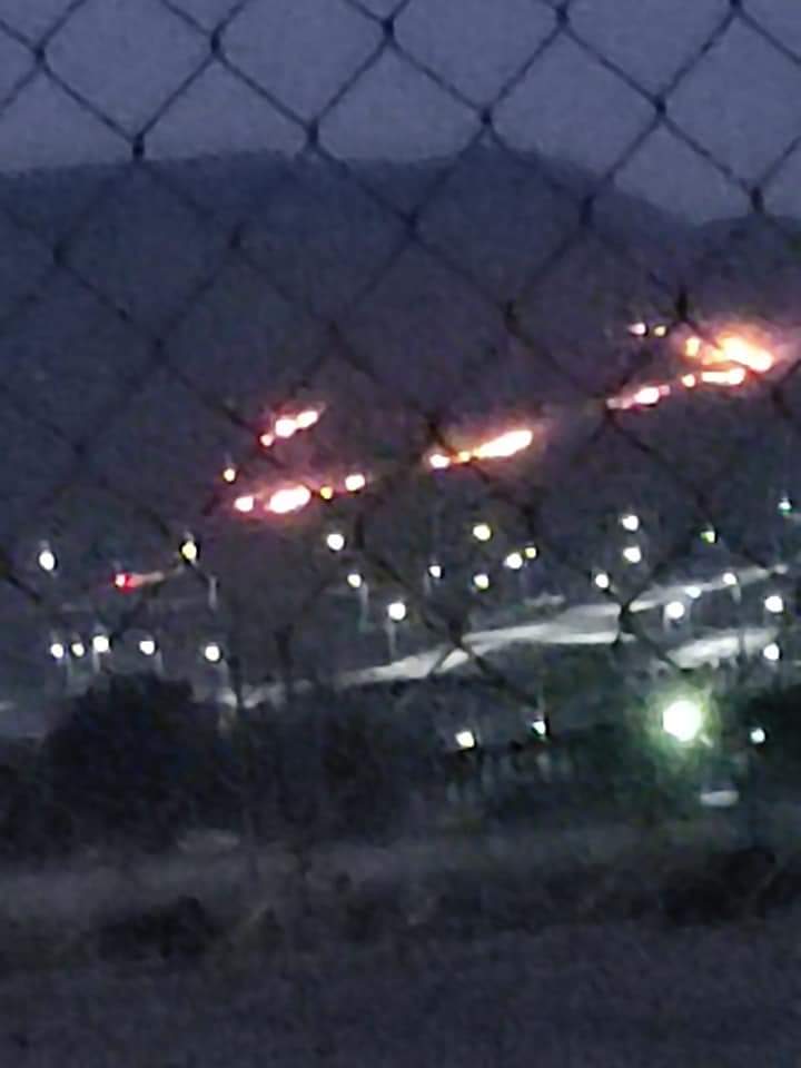 Universodelroc2's tweet photo. Reportan incendio en la #SierraDeSanMiguelito, muy cerca de los fraccionamientos donde fuera el Ejido el Aguaje.

#SierraDeSanMiguelito

@julioastillero @NarroJose @patinegrete @Liz_BethML @SeraLeyMariana @MariaElenaMataG @AngelicaEnciso @julioastillero @NarroJose @adanmexic https://t.co/GuUyHNgwm3