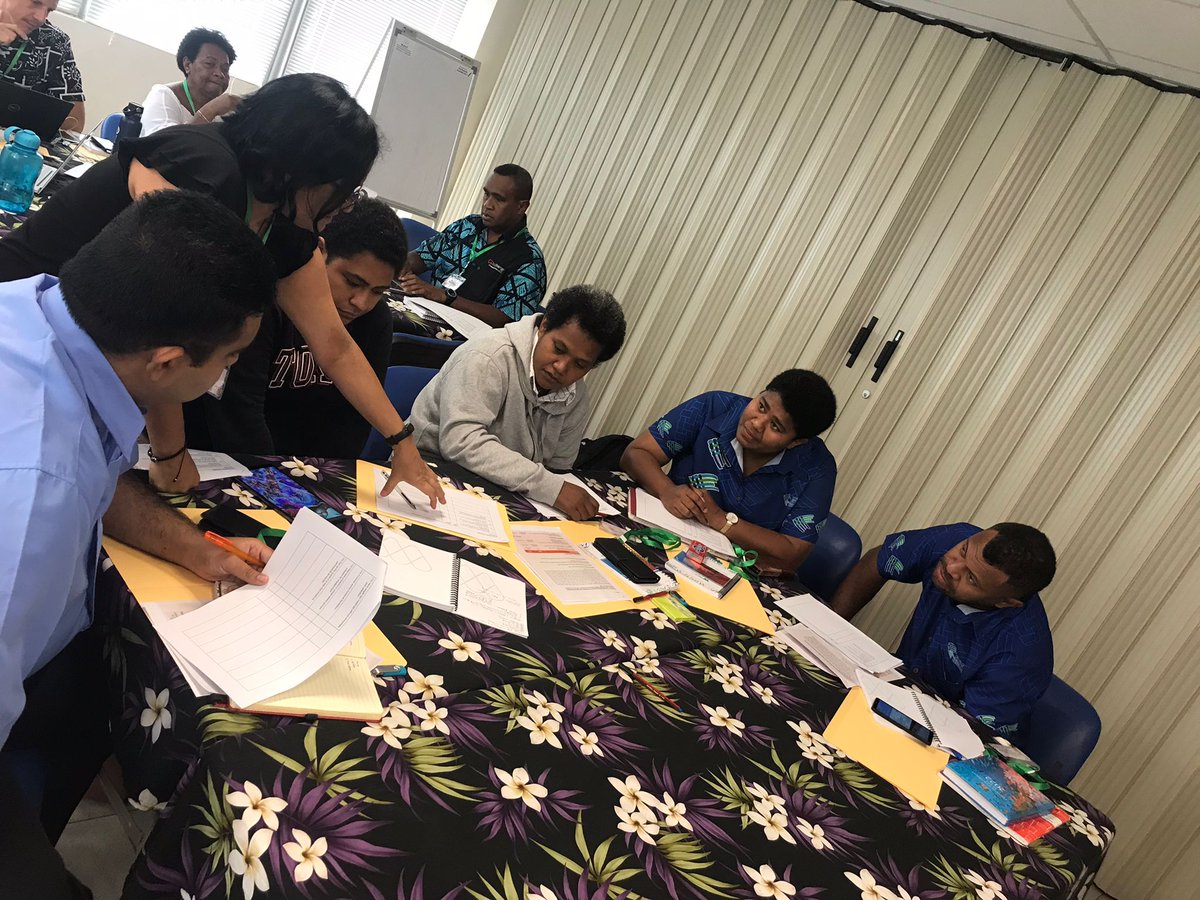 Day 1 training on #sustainablefisheries management for @FisheriesOf in collaboration with @ConservationOrg @cChange4Good to increase the fisheries knowledge and communications 
capacity + outreach effectiveness of extension officers to support communities in #Fiji #Oceans5 #PEUMP