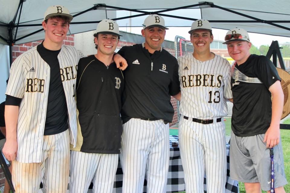 honbm's tweet photo. Senior Night! @boylehrclub @Lawsonhon__ https://t.co/BEVslppVC8