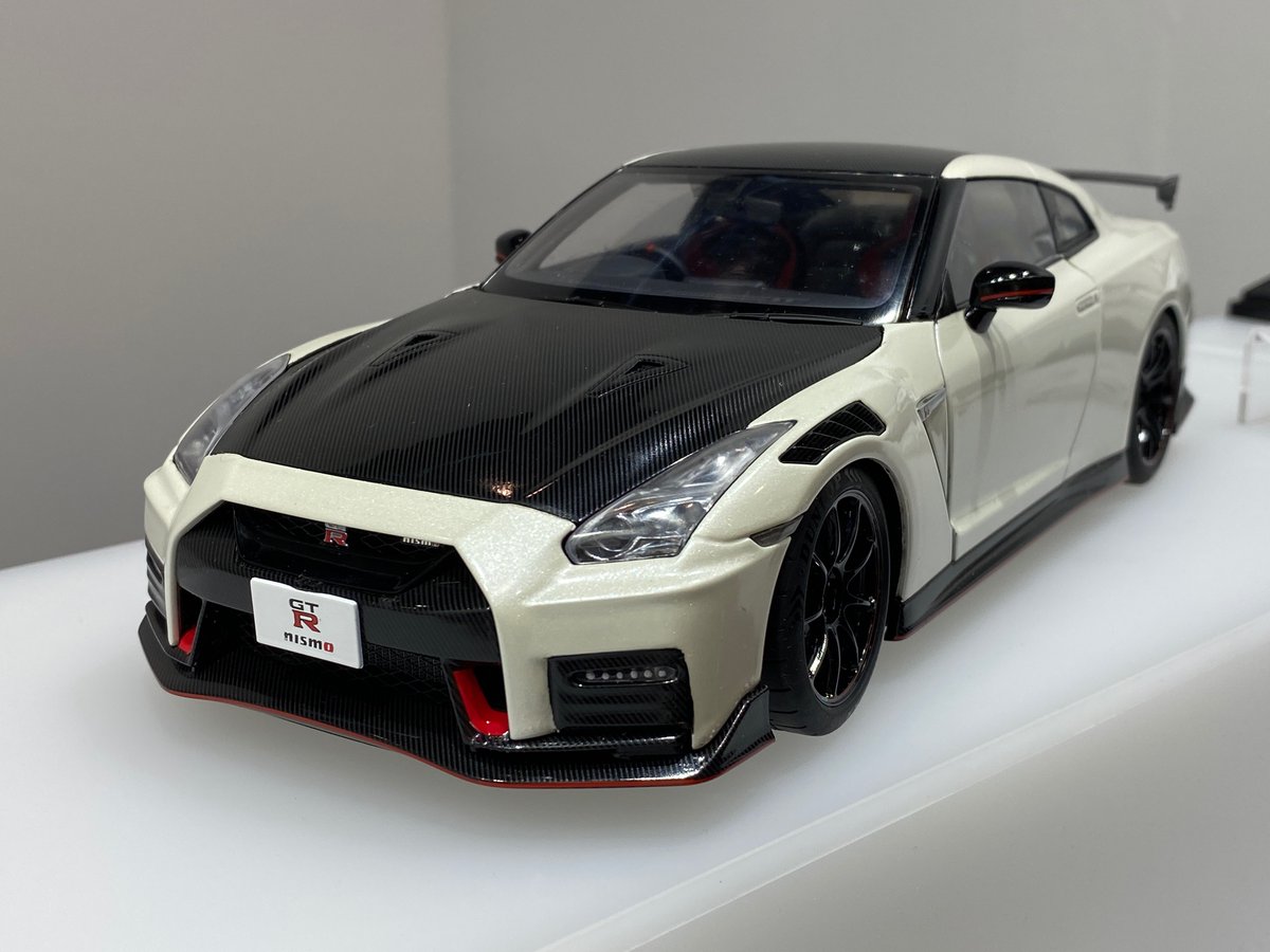 豪華ラッピング無料 オートアート 日産 GT-R R35 18 リミテッドエディション