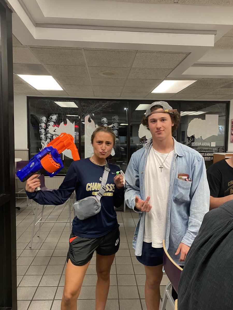 Maya snipes Brady from <a href="/poweradeblue1/">Powerade blue</a> woot woot #tacobell @channerf22