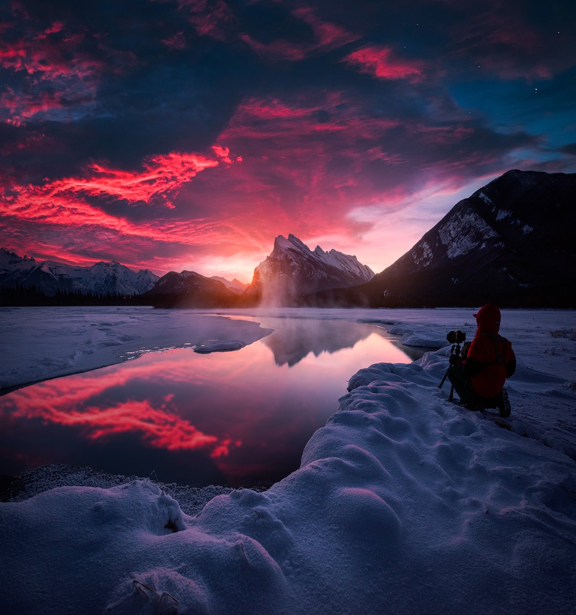 DigitalDanielG's tweet photo. Fire and Ice. A new piece of art I made a few days ago after digging through some old raw files. Thanks everyone for the continued support on this space. https://t.co/LC2mnYSTsW