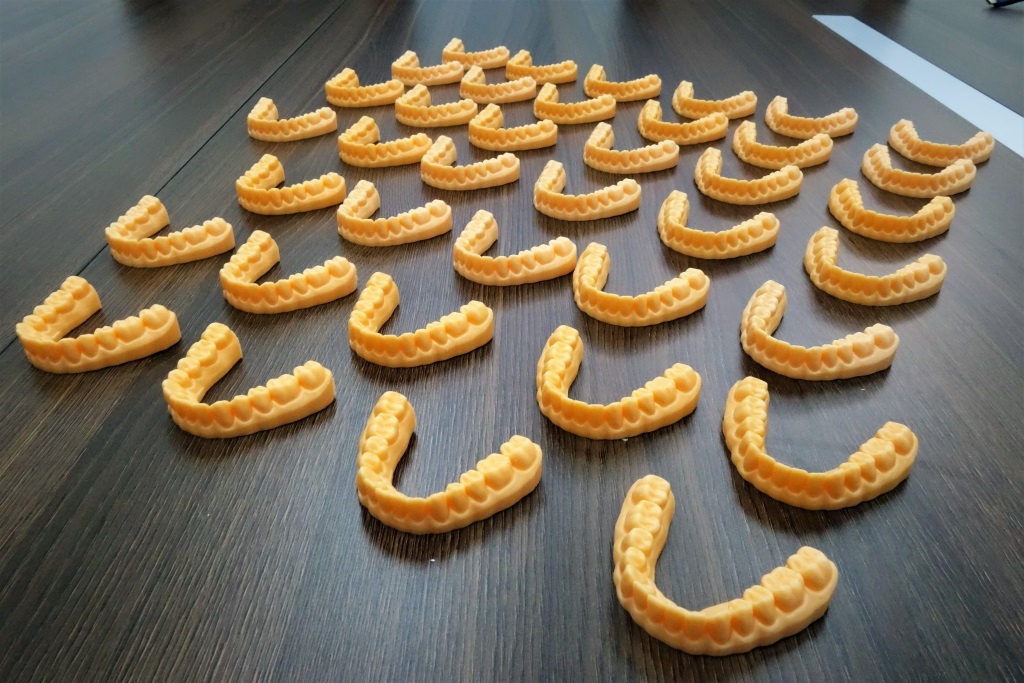 Structo3D's tweet photo. How to print #ClearAligner models for days?
Find out at Booth 1414 at #AAO2022
#Structo #DigitalDentistry #DigitalManufacturing #3Dprinting #MSLA https://t.co/kwymP61umb