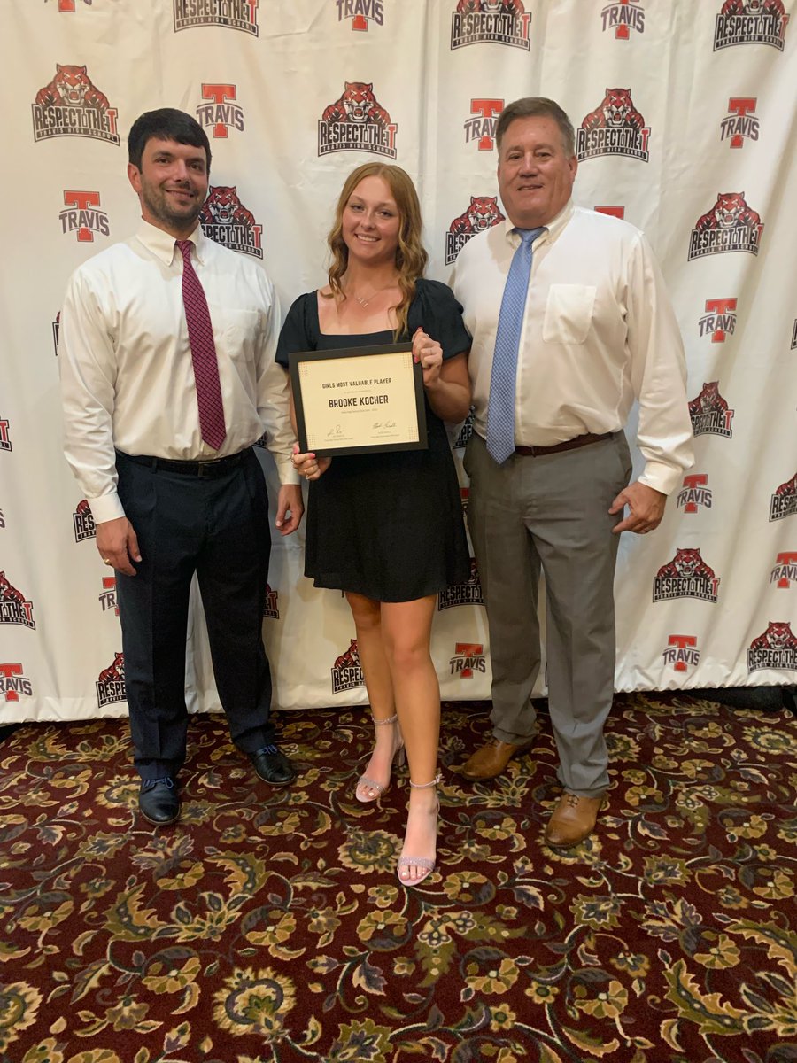 aggiemath97's tweet photo. Great time celebrating all the kids tonight! ⁦@TravisTigerGolf⁩ https://t.co/5MnPuZfhCX