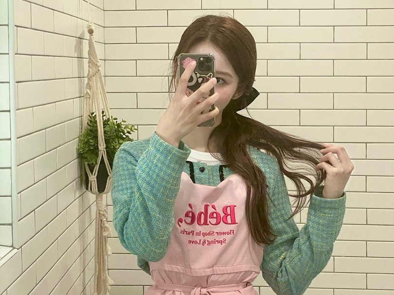 NMIXX official instagram update with Sullyoon