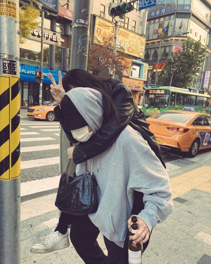 Anxkkin's tweet photo. ㅤ
ㅤ┅━ ANAKIN 〯 ﹫𝐀𝐧𝐱𝐤𝐤𝐢𝐧⸼  ⤸
ㅤㅤ            ⸝⸝ ⋆ instagram ｡◞ˎ˗
ㅤㅤㅤㅤㅤ   #Rolband

Feliz día de las madres a la mejor de todas. https://t.co/tjDoTdqh66