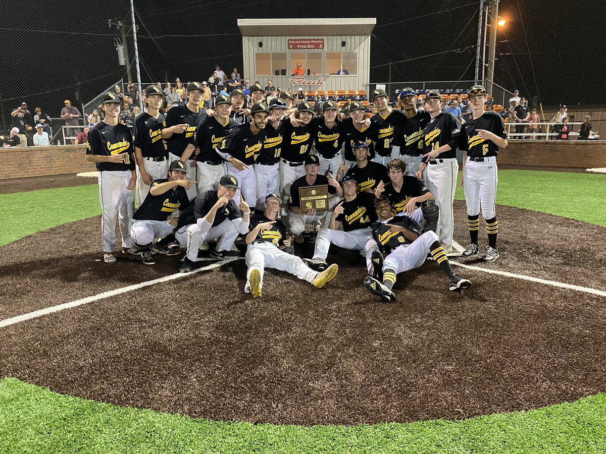 HvilleBaseball's tweet photo. HHS 5
BEECH 0
@PPeterson1134 6 1/3 IP, 5K for the win 💪🏻
@TheronLee1  closes the door in the 7th 💪🏻
@Zach_dumas04 2-3, R
@MabreyRr 1-3, 2RBI
@baker_torin 1-2, 2BB, R
@BakerMase RBI and stellar defensive plays. 

The Boys are District Champs and Region Bound! 
📸 @zachwombleMSP https://t.co/He7Fl0pzwk