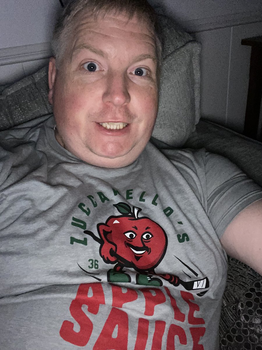 MplsPost's tweet photo. @SotaStickCo Apple sauce! #lfg https://t.co/HgQ5KRDrQP
