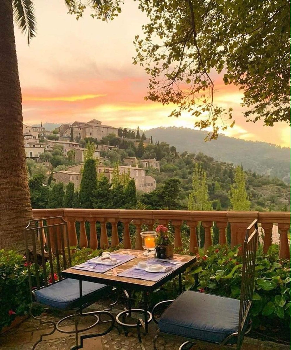 اللهم يا واجد الوجود أسألك الأمان والسلام، اللهم نور وضياء للعقل، اللهم يسر أمورنا، واشرح صدورنا ، واجعل دروبنا نور على نور 🌤

#صباح_النور
#رباب_الكلم 
#حروف_وقهوة