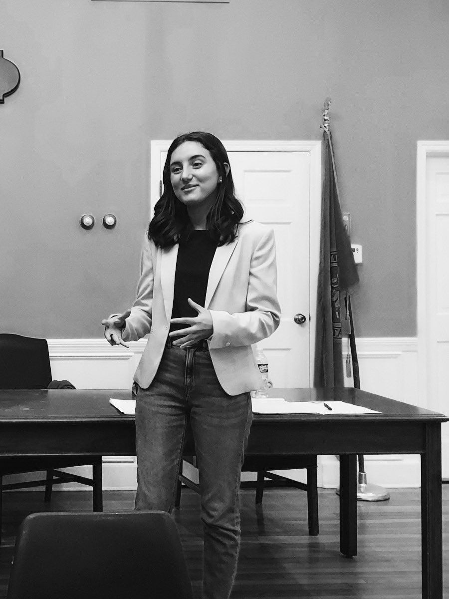 emilytalento's tweet photo. It’s always a great time speaking to likeminded women about all the work TPUSA is doing right here on Long Island🇺🇸 https://t.co/XgiM41jNaQ