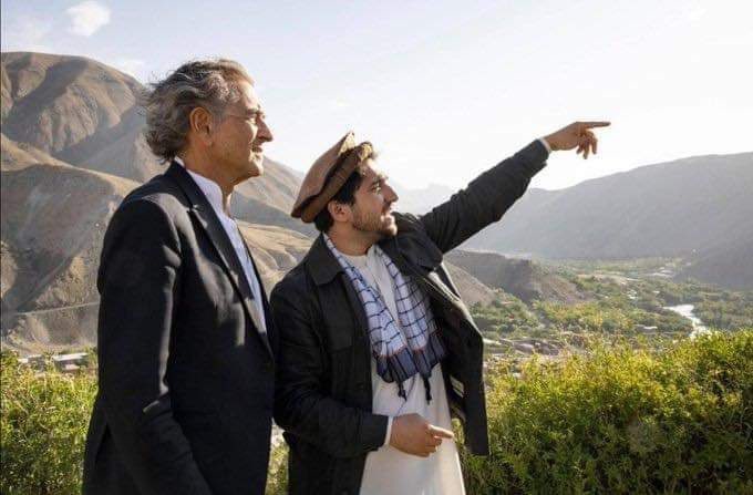 batoor1234's tweet photo. احمد مسعود د افغانانو قاتل ته څه وايي او څه شئ ور په گوته کوي؟ 
دوی جوړونکی نه بلکې ورانونکی دی. https://t.co/DGfUzZL4t3