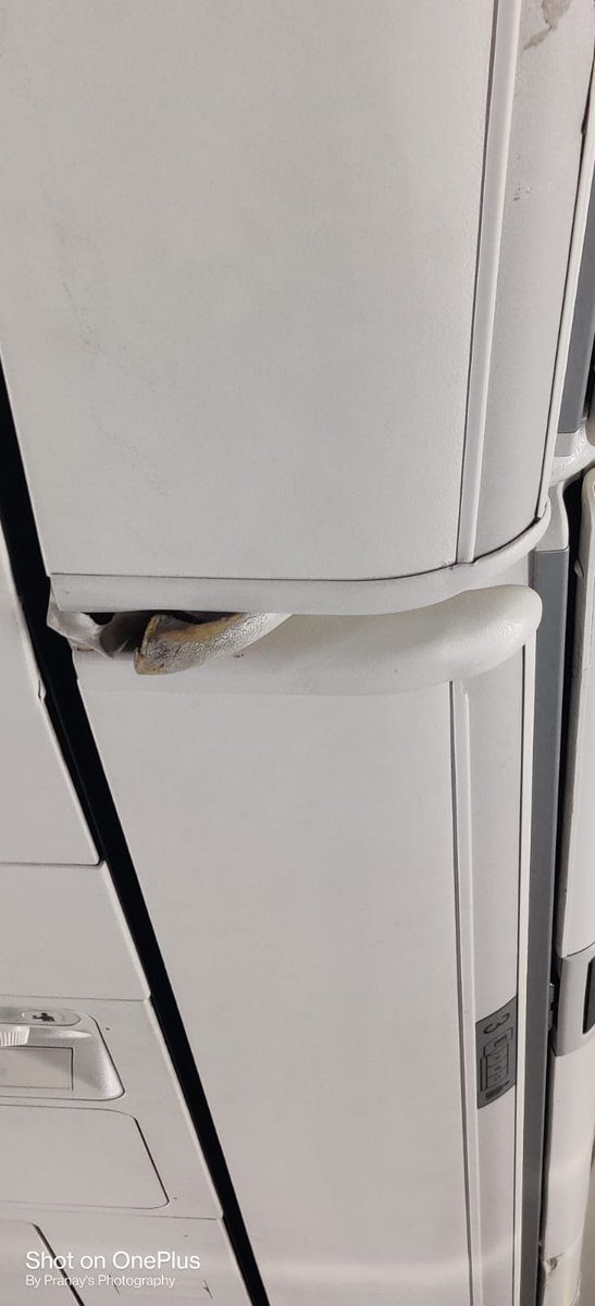 uvt1992's tweet photo. @DGCAIndia sg136 blr-del on 7th May damaged flight aircraft registration number VT-SGJ damaged armrest traytable cracked windows in operable window shades lot of vibration while landing and take off kindly check the aircraft attached photos https://t.co/XqKdU5pNmw