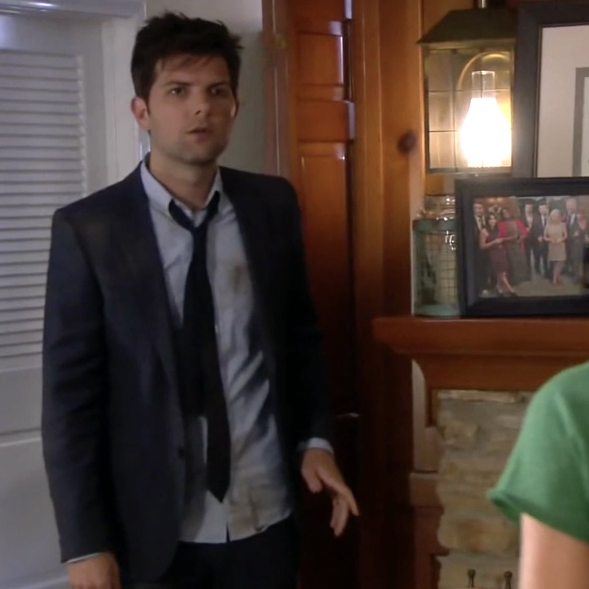 svravenss's tweet photo. ben when he knew he wanted to spend the rest of his life with leslie vs ben when he knew he wanted to have children with leslie https://t.co/wdoj1y2oHy