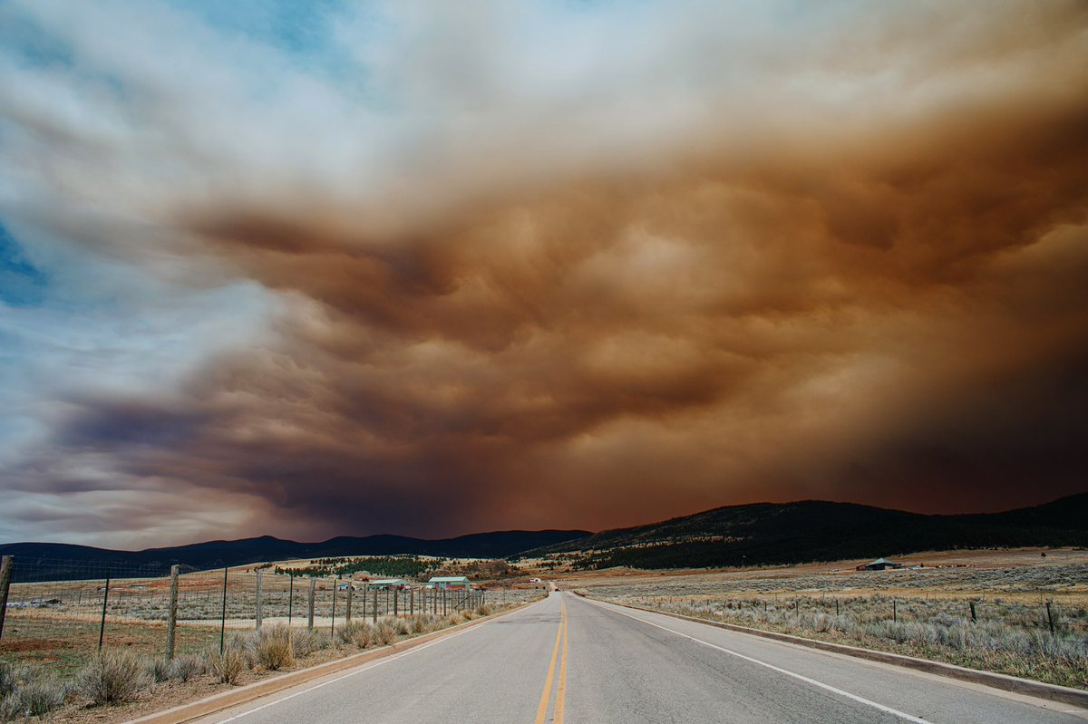 mikehawkins's tweet photo. Angel Fire, New Mexico, as the Calf Creek-Hermit’s Peak wildfire (the largest current wildfire in the country) burns ~15 miles away this afternoon.
#nmwx #nmwildfire #nmfire #HermitsPeakFire #CalfCanyonFire #firewx https://t.co/jmoK2Z2n5n