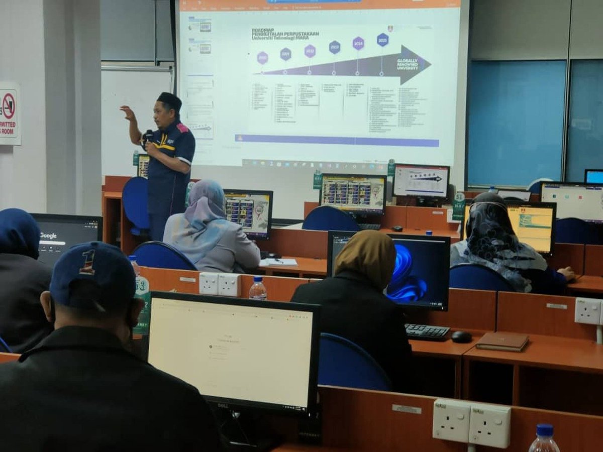 faizar's tweet photo. Kursus Pemantapan Pendigitalan Perpustakaan Digital bagi Staf Pelaksana Perpustakaan UiTM
#DigitalLibrary
#Digitalmarker
#Cashless
#MobileApps
#IOT
#Robotics
#VirtualLibrary
#CloudLibrary
#BeaconLibrary
#AI #AR #VR #MR
#Metaverse https://t.co/Q0GIO0XUyd