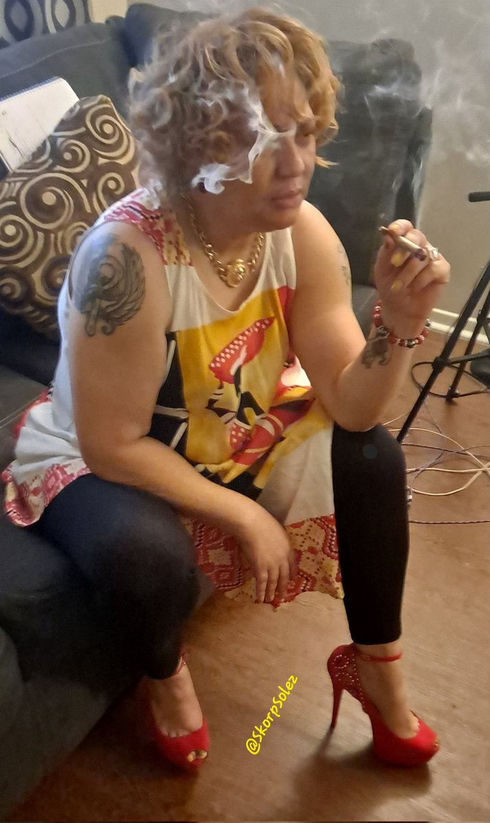 SkorpSolez's tweet photo. Waiting on Bookings Guys come on And Get that experience others enjoy My sessions are a hour I'll be hosting so what you waiting on? #highheels #solesession #footsession #feetonface #Dommesoles #footfetish #Sessions #Fuckmyfeet #sucktoes https://t.co/x3wEJGC84q