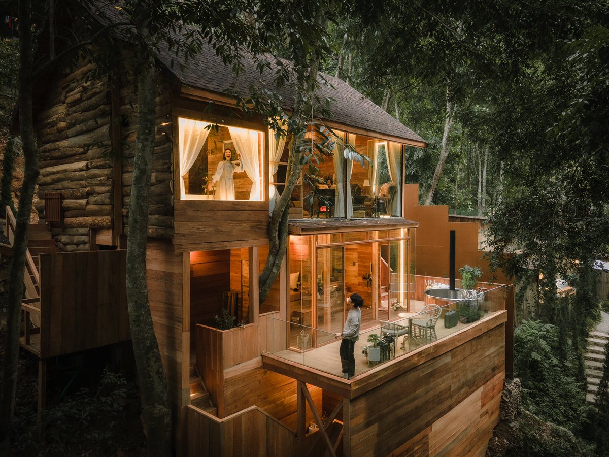 bankpyt's tweet photo. Cliffver, Chiang Mai // บ้านไม้หลังใหญ่ติดลำธารกลางป่า! 🏠🌲 ที่พักเปิดใหม่ล่าสุดจากเนรมิต อยู่ที่อำเภอแม่ลาย ติดกับแม่กำปอง! ขับรถเพียง 1 ชม จากในเมืองก็สัมผัสกับธรรมชาติได้เลย! 😍 , บ้านนี้นอนได้สูงสุด 6 คนเลยนะ ไปปาร์ตี้กันคงสนุกน่าดู 📍📸 https://t.co/NafcRjnpln