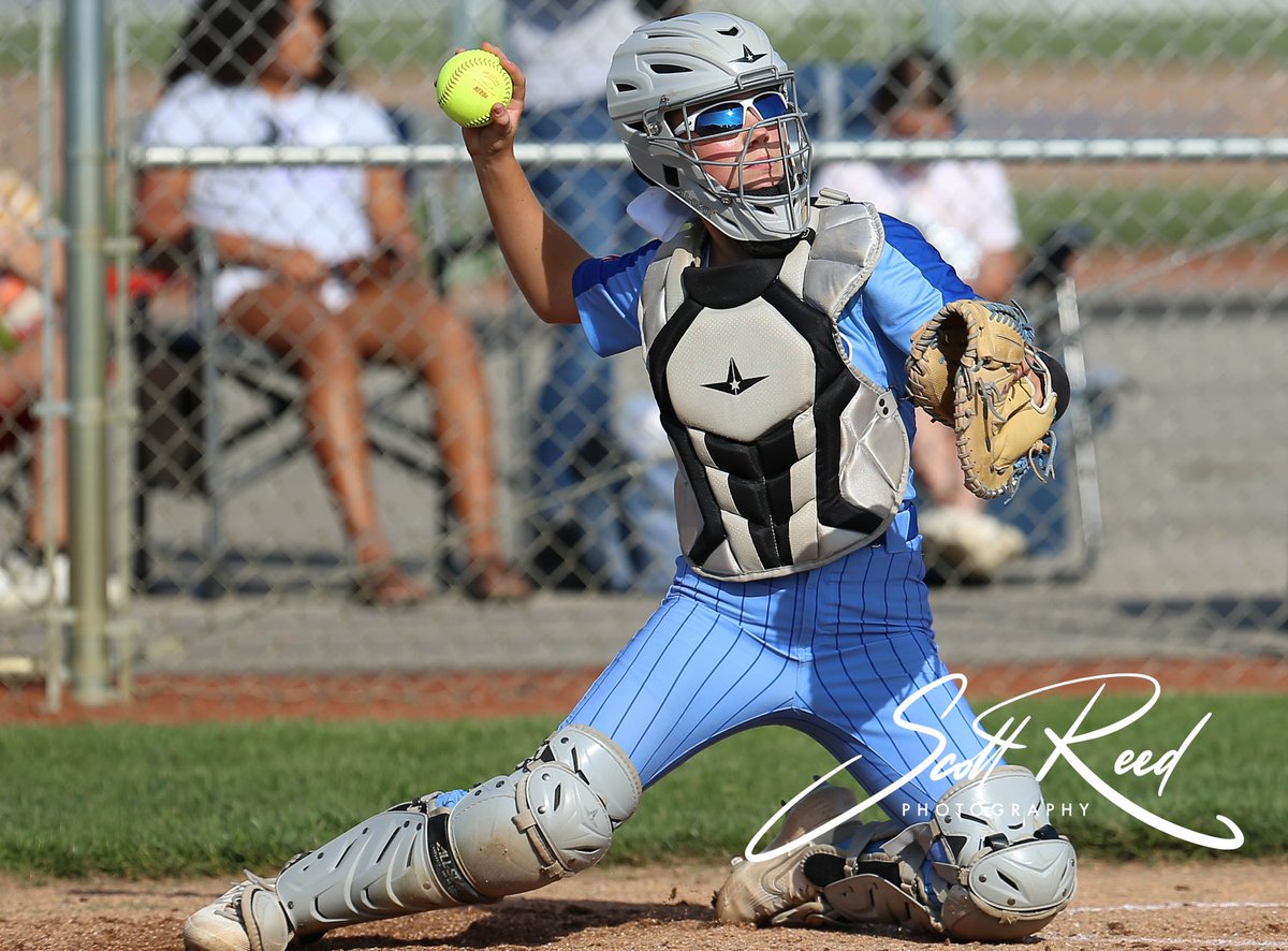 SR_Photog_Guy's tweet photo. Good luck @CoachHaskins14 @BerlinBearsSB in post season #grind4state &amp; TU for allowing access throughly enjoyed covering talented group of ladies 🙌 #canon #teaser 📸 @Todd_spinner @MaxPreps #time2dance 🥎 https://t.co/e71q1N4IZg
