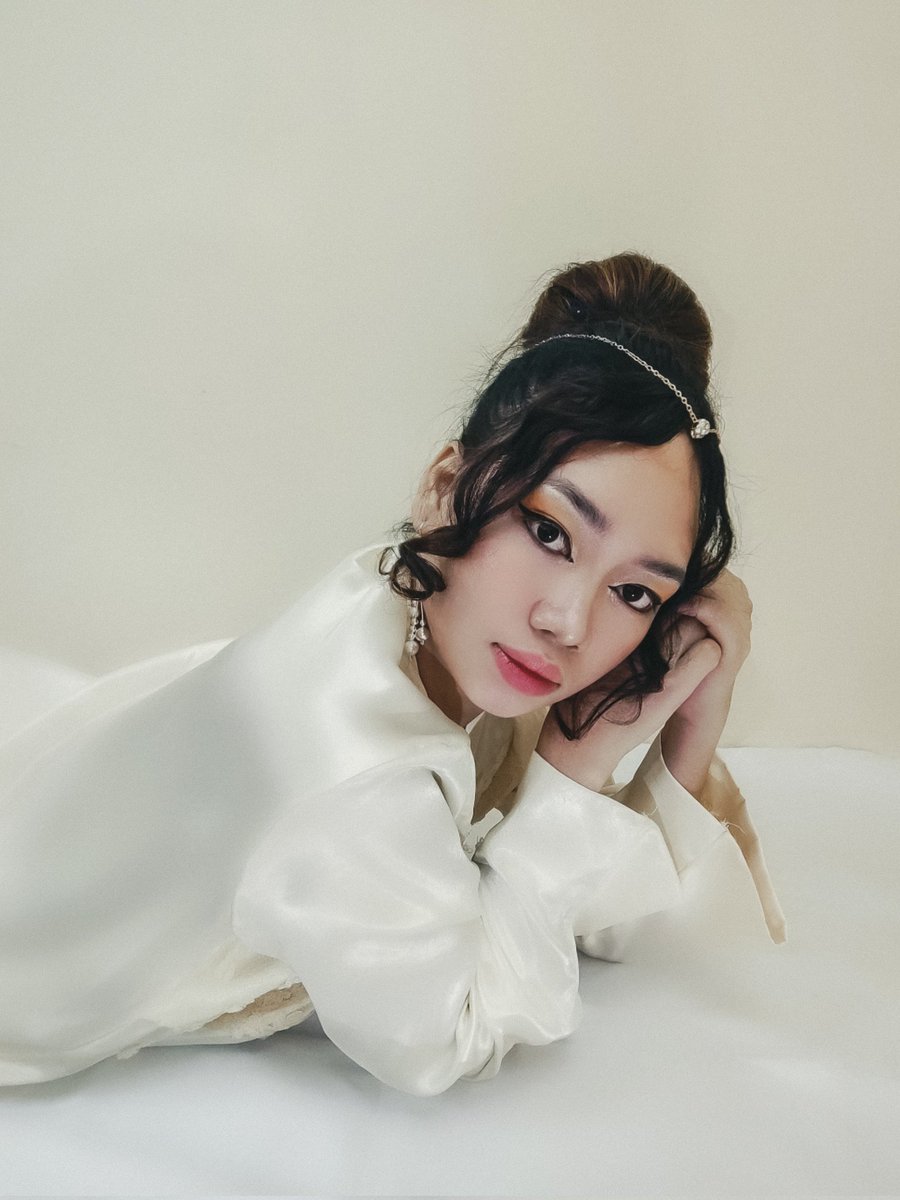 Babymhadz24's tweet photo. My talent modeling and make up π€ beautiful in white #makeup #models #gorgeous #model #beauty #beautiful #Amazing #KSAmodel https://t.co/b7ZsvfXXsN