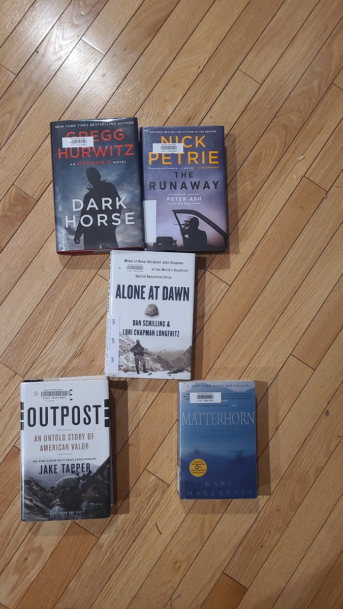 FitDaddyYEG's tweet photo. I don't have a reading problem I swear...🤣 @EPLdotCA

My goal is to finish #DarkHorse @GreggHurwitz and #TheRunaway @_NickPetrie_ before #InTheBlood arrives @JackCarrUSA 

Aaaand #HostileIntent @bentleydonb ordered through library on e-reader..😉 https://t.co/Dpcs8HN0eB