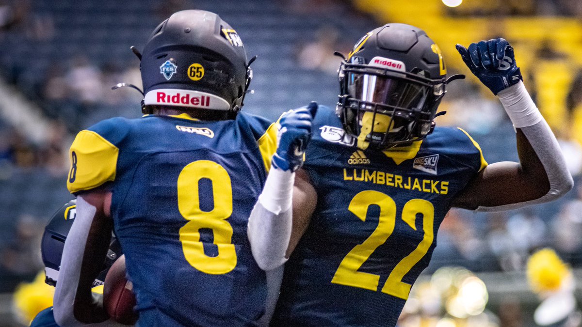 OnterrioSmith's tweet photo. I am thankful to receive an offer from Northern Arizona University! Thank you @CoachCaughman for stopping by today! @NAU_Football @CoachChrisBall https://t.co/jW5cuL4qIQ