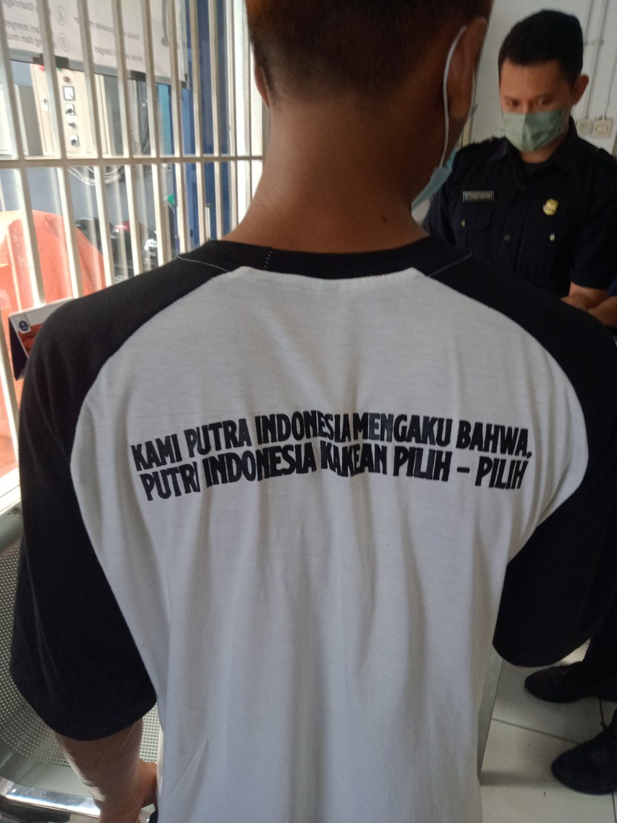 Waton_Gambleh's tweet photo. @gagalbalen Langsung di T-shirtkeun https://t.co/EQiKTfTAQv