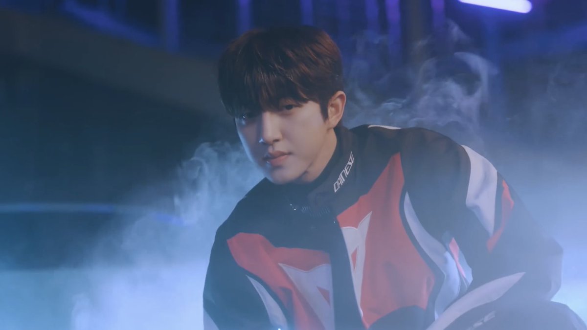 BONGLOOKS's tweet photo. #봉재현 #BONGJAEHYUN #골든차일드 https://t.co/lsw4Qtxm4U
