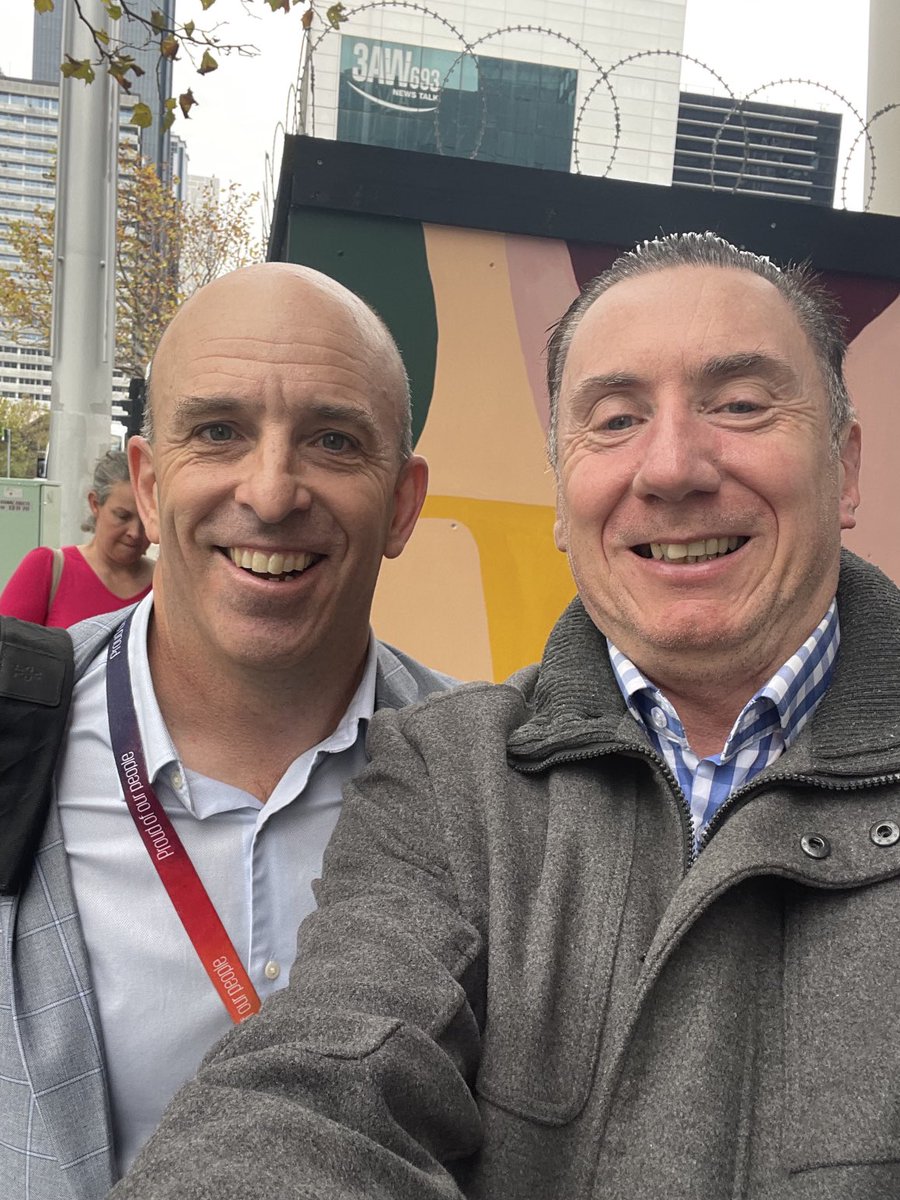 brendanTohill's tweet photo. The people you run into ! Running ๐โโ๏ธ legend & cup cake ๐ง king โฆ@charlesdavis75โฉ ๐๐โโ๏ธ๐๐#collinsst https://t.co/rXDapkEzXT