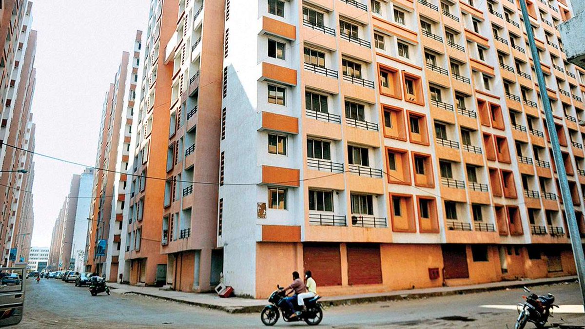 VandhaanOruvan's tweet image. RA Puram Chn vs Malad Mum
சென்னையில் Prime Locationல் உள்ள ஆதித்தமிழரின் பட்டா நிலங்களை பறிக்க
வடநாட்டான் SC சென்று இடித்து தள்ளுகிறான்
மும்பையில் தமிழரிடம் MH SRA
10 ஆண்டு பேச்சு நடத்தி
அதே இடத்தில் தாய் தந்தை and வாரிசுக்கும் தனித்தனியாக வீடு shopகொடுக்கிறது
#CoreIssue
3/n