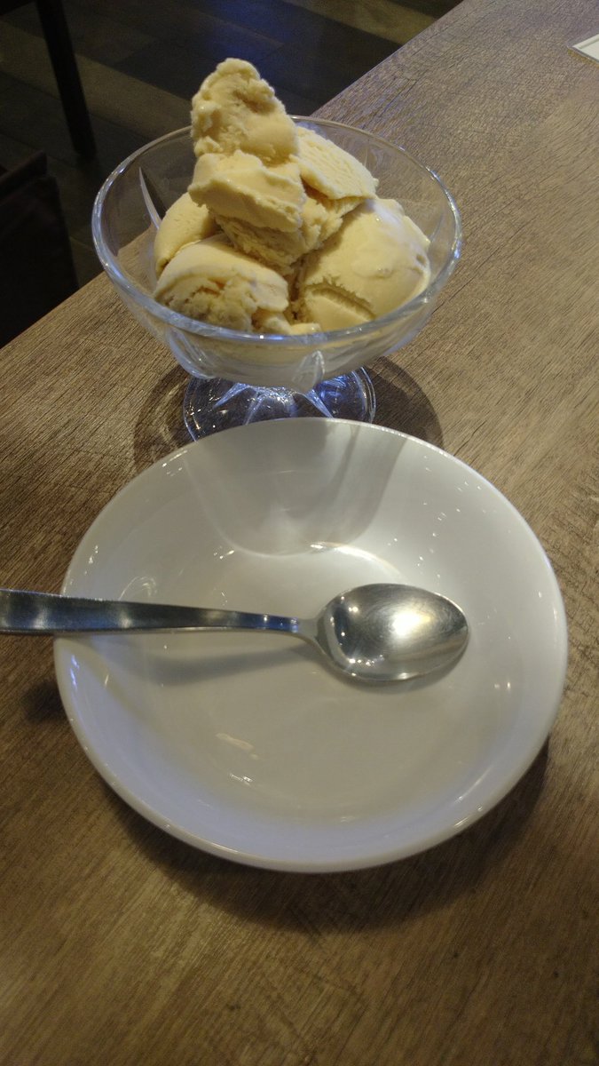 you21012's tweet photo. 本日のランチ☀️🍴
#BANSAN さん
北海道産ホタテのカルパッチョビネグレットソース
春を詰め込んだ桜えびと春野菜のペペロンチーノ
ソルトキャラメリータ https://t.co/8j1CIEgx9D