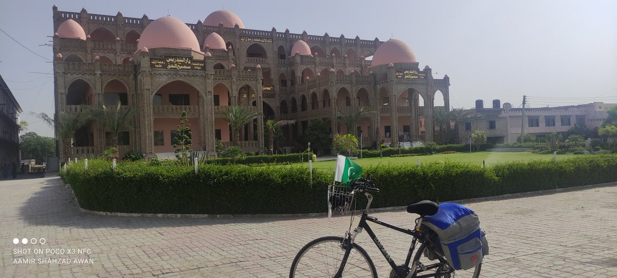 TeamAamirAwan's tweet photo. National cycle tour Lahore to Waziristan
ابھی اکوڑہ خٹک پہنچا ہوں آج کادن پشاور میں گزرے گا پھر وہاں سے وزیرستان کی طرف سفر کا آغاز کروں گا
@dostacykp
@DCPeshawar
@PeshawarCCPO
@OfficialDGISPR
#EkQaumEkManzil
#peacefullpakistan🇵🇰
#ExplorethebeautyofPakistan 🇵🇰 https://t.co/68FlEopF8L