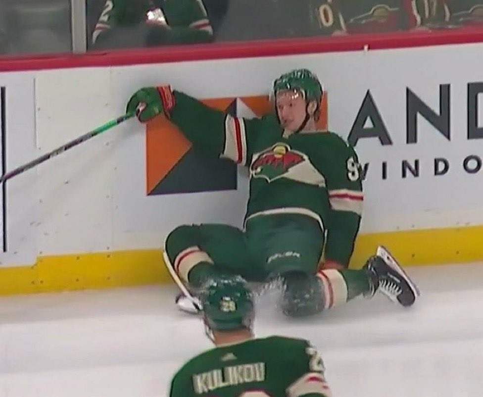 10k_Takes's tweet photo. Current feeling #mnwild https://t.co/qaY7TCYQNJ