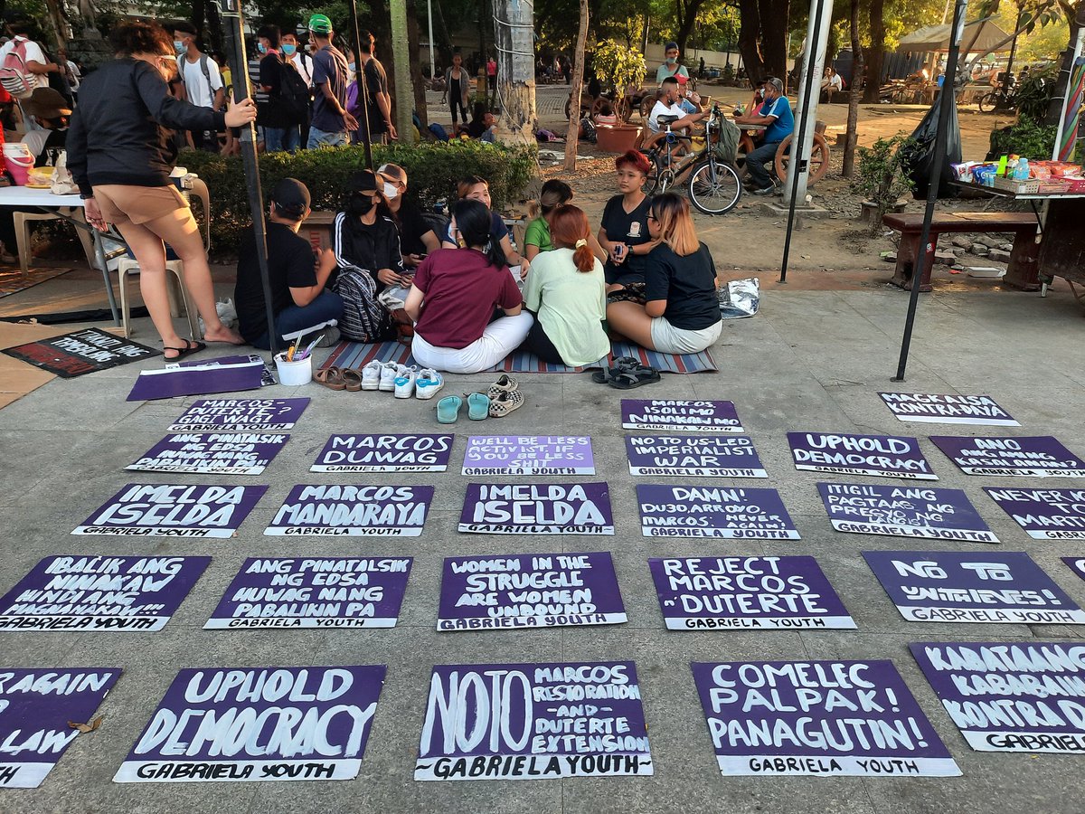 gabrielayouthph's tweet image. Narito ang Gabriela Youth sa Kampuhan Laban sa Dayaan sa Liwasang Bonifacio para igiit ang malinis at matapat na Halalan 2022.

Kung kayo ay narito o di kaya papunta pa lamang, tara na rito sa purple booth! 💜✊

#KontraDaya