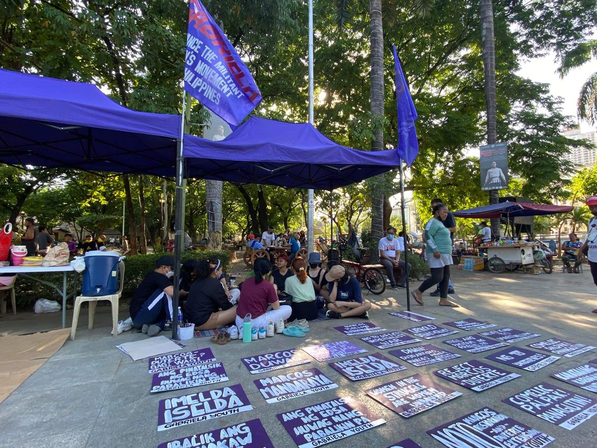 gabrielayouthph's tweet image. Narito ang Gabriela Youth sa Kampuhan Laban sa Dayaan sa Liwasang Bonifacio para igiit ang malinis at matapat na Halalan 2022.

Kung kayo ay narito o di kaya papunta pa lamang, tara na rito sa purple booth! 💜✊

#KontraDaya