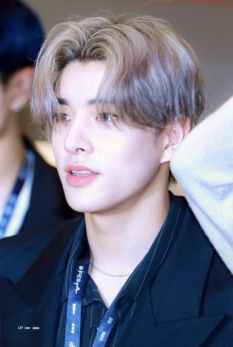 sjydaiIy's tweet photo. he’s stunning.. #ENHYPEN_JAKE https://t.co/pF3tr5Q7cR