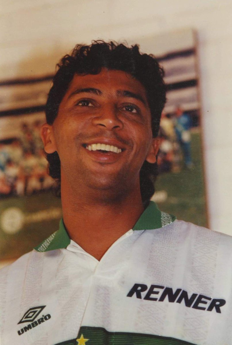 CFCForaContexto's tweet photo. E esse aqui? Quem teve essa ideia? Saulo, o "Tigre da Vila, no Coritiba? Totalmente fora de contexto! #foradecontexto https://t.co/j5DviIdgeL