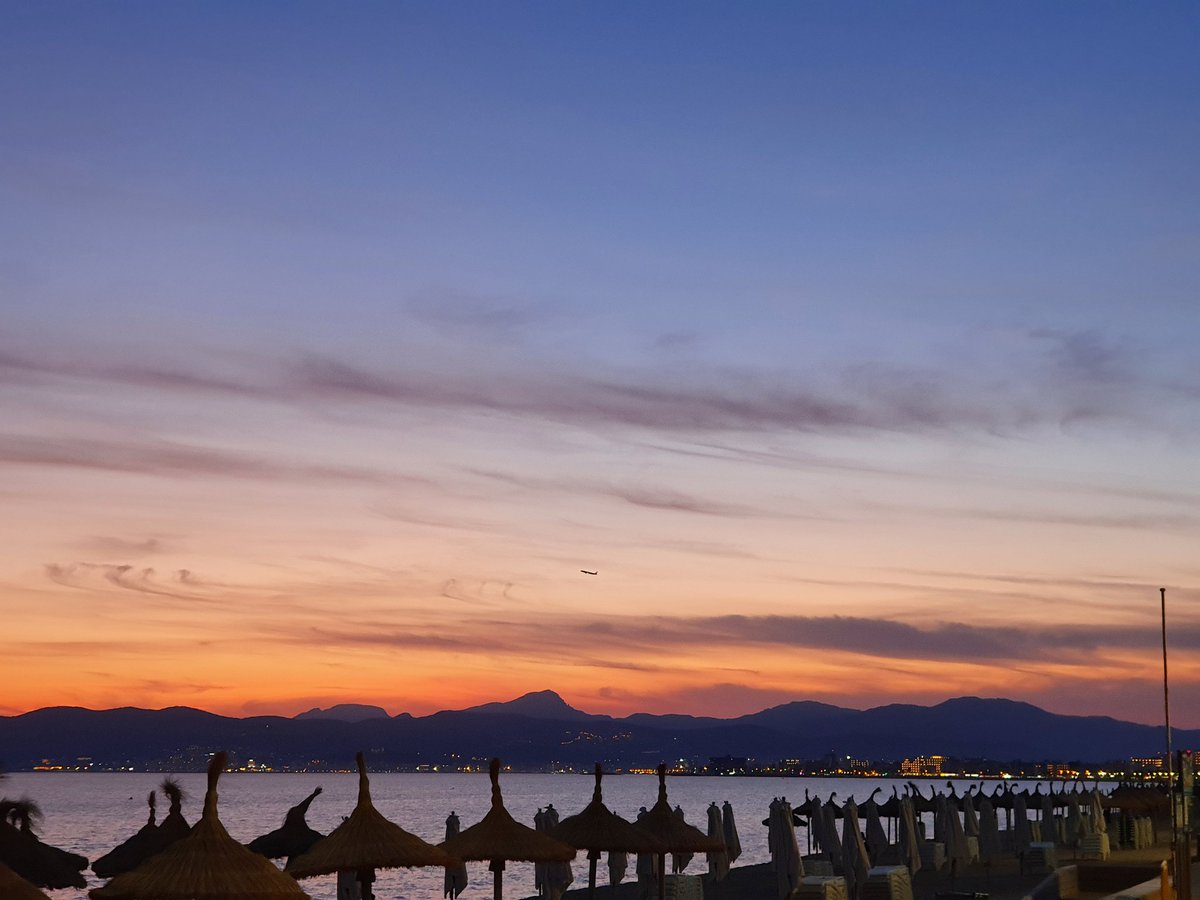 Schöne Grüße von Mallorca 🤭 hab gehört rot ist das neue braun 🙈